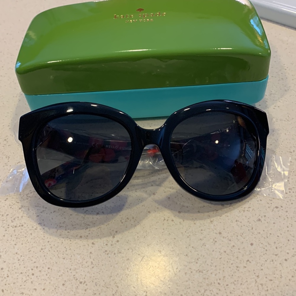 Brand New Kate Spade Wavy Sunglasses